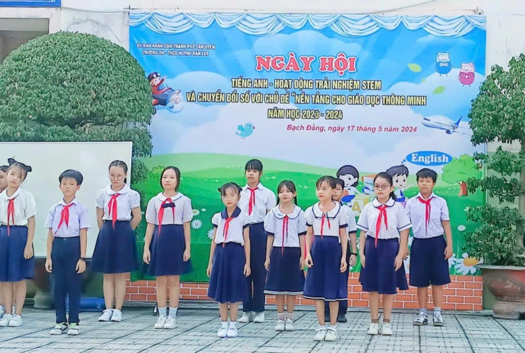 Trường TH-THCS Huỳnh Văn Luỹ tổ chức Ngày hội Tiếng Anh, STEM và Chuyển đổi số với chủ đề "Nền tảng giáo dục thông minh"