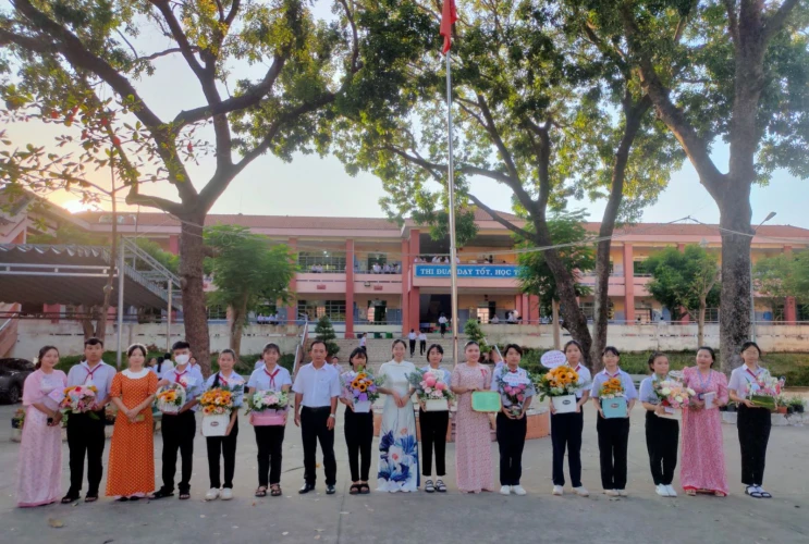 Hội Thi Thiết Kế Thiệp, Cắm Hoa Chào Mừng Ngày Nhà Giáo Việt Nam 20/11