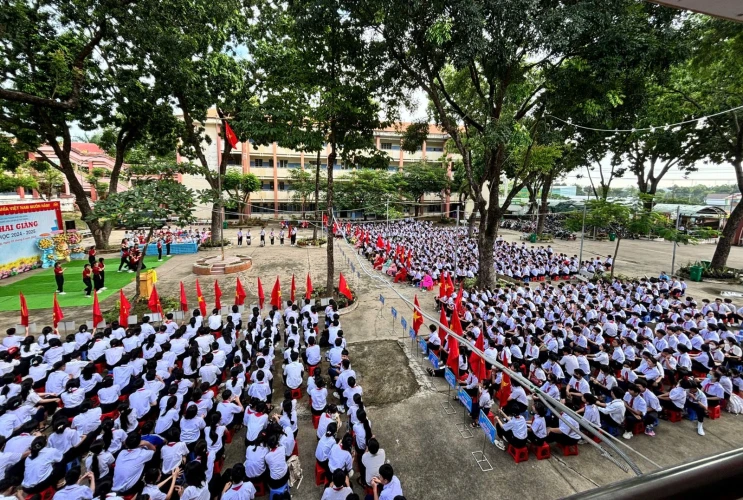 Tiểu Sử Bà Lê Thị Trung