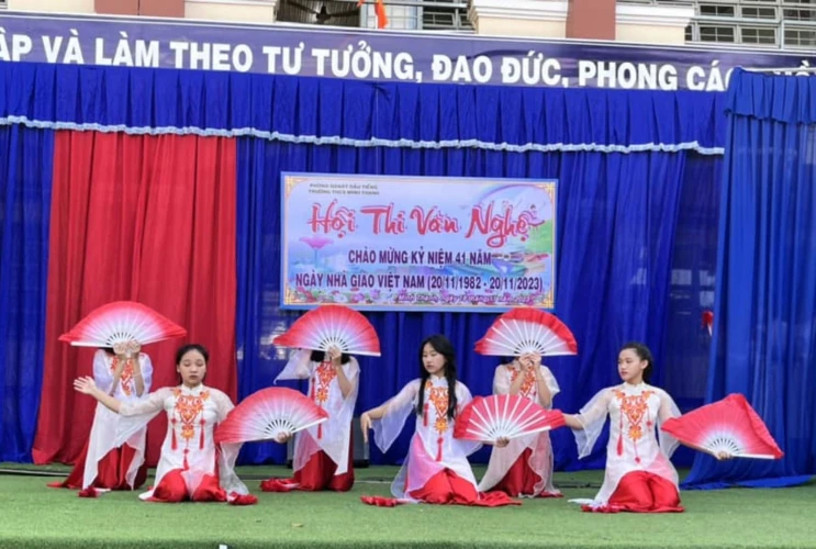 Hội thi văn nghệ chào mừng ngày Nhà giáo Việt Nam 20/11