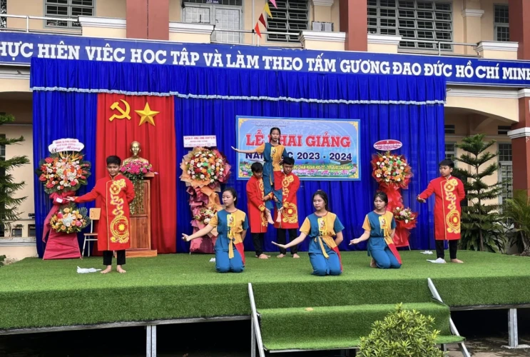 Tổ chức Lễ khai giảng năm học năm 2023 - 2024