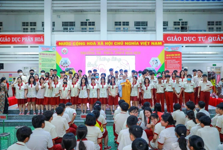 Chuyên đề: "Thiêng liêng tình mẹ" của Hệ Thống Giáo Dục Hoa Sen