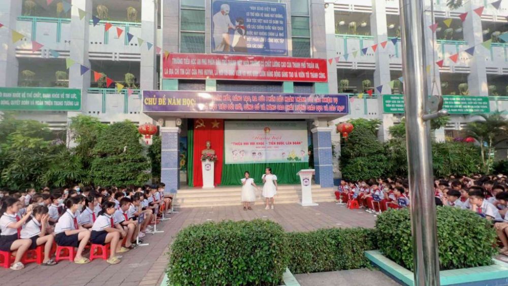 Thiếu nhi vui vẻ – Tiến bước lên Đoàn