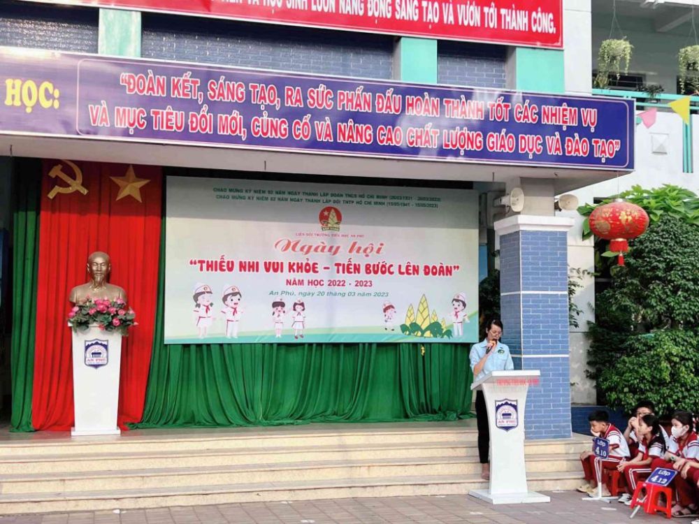 Thiếu nhi vui vẻ – Tiến bước lên Đoàn