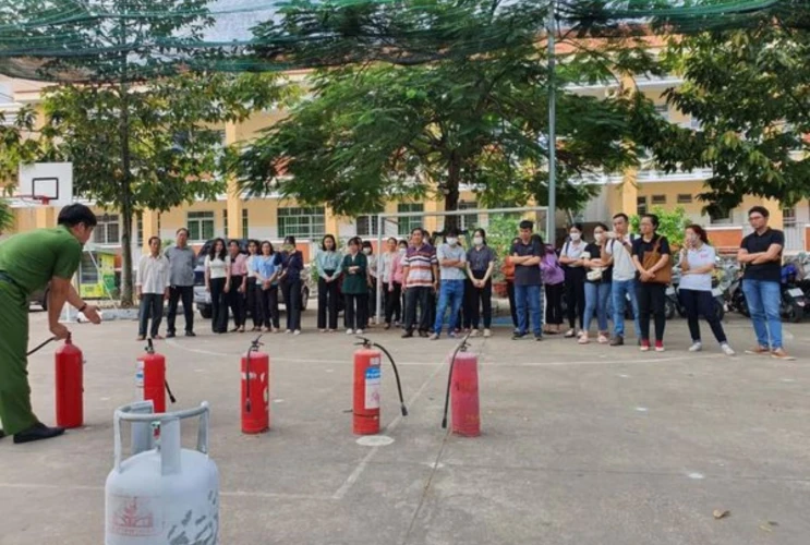 Tuyên truyền Phòng Cháy Chữa Cháy cho giáo viên - nhân viên năm 2024