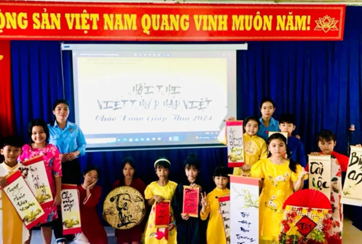 Tổ chức Hội Thi “VIẾT THƯ PHÁP VIỆT” Chào mừng Xuân Giáp Thìn 2024