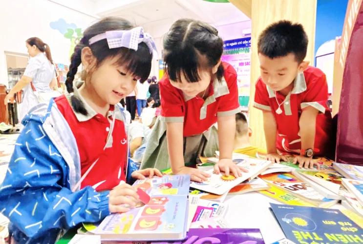 Nhiều hoạt động ý nghĩa phục vụ thiếu nhi tại “Ngày hội sách hè”