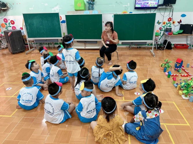 Bé Lớp Chồi 1 hào hứng trong tiết học Toán