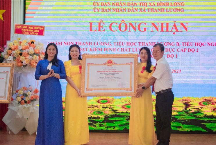 Lễ công nhận trường Mầm non Thanh Lương, Tiểu học Thanh Lương B, Tiểu học Nguyễn Bá nNọc đạt kiểm định chất lượng giáo dục cấp độ 2, đạt chuẩn quốc gia mức độ 1