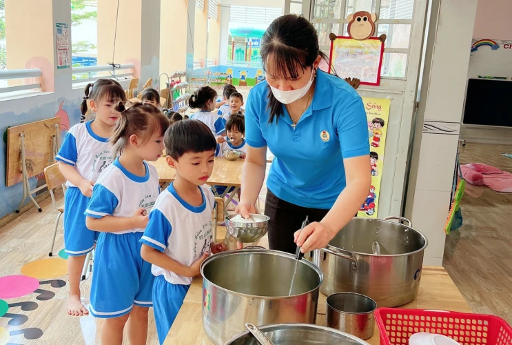 Trường Mầm non Thanh Lương tổ chức chương trình bán trú cho các bạn nhỏ