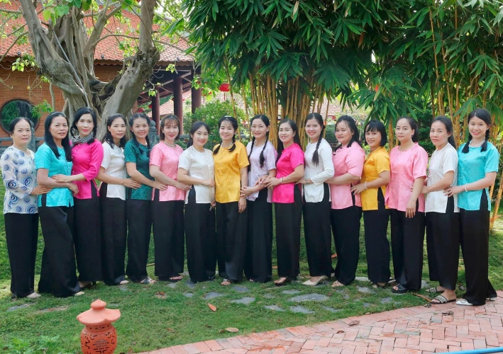 Công đoàn Trường Mầm non Thanh Phú tổ chức chương trình "Về nguồn" nhân ngày 8/3