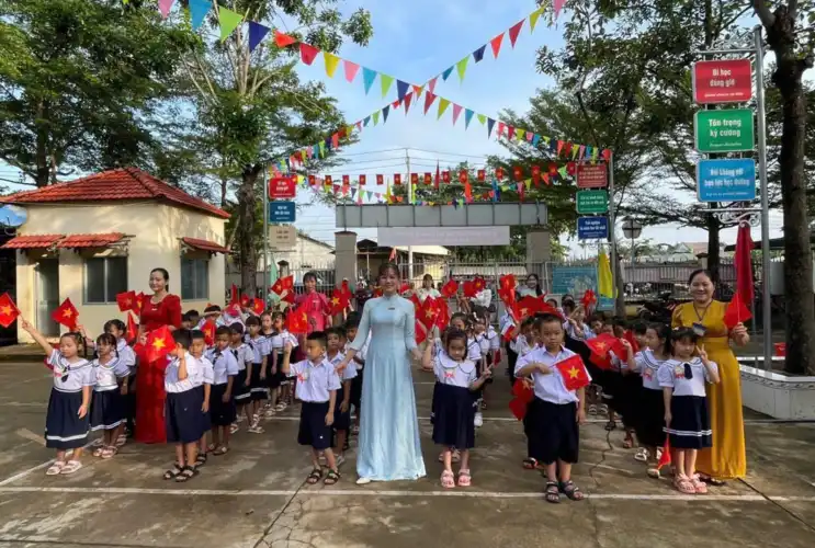 Trường Tiểu học Thanh Lương B rộn rã khai giảng năm học 2025 – 2026 và Kỷ niệm 80 năm truyền thống ngành Giáo dục