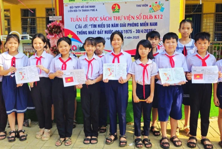 Trường Tiểu học Thanh Phú A khai mạc Tuần lễ đọc sách Thư viện số với chủ đề "50 năm Giải phóng miền Nam"