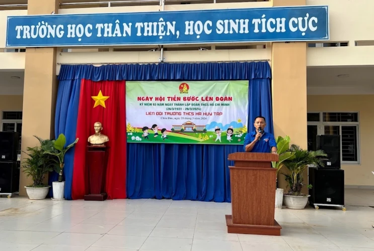 Ngày hội "Tiến bước lên Đoàn" Kỷ niệm 93 năm Ngày Thành lập Đoàn TNCS Hồ Chí Minh