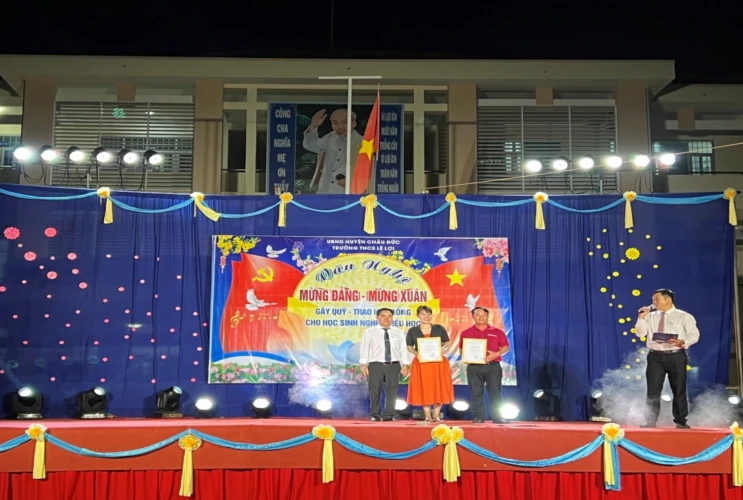 Trường THCS Lê Lợi tổ chức văn nghệ mừng xuân Giáp Thìn