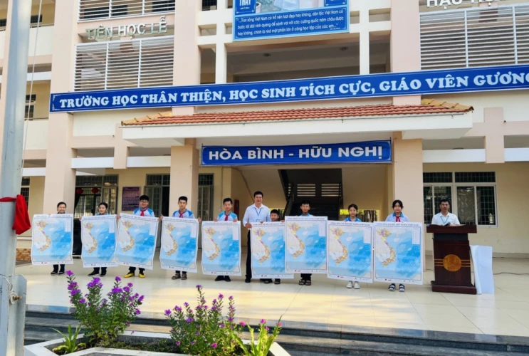 Liên đội trường THCS Lê Lợi tổ chức hoạt động “Tự hào một dải non sông”