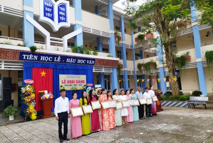 Lễ khai giảng năm học mới của Trường THCS Nguyễn Trung Trực