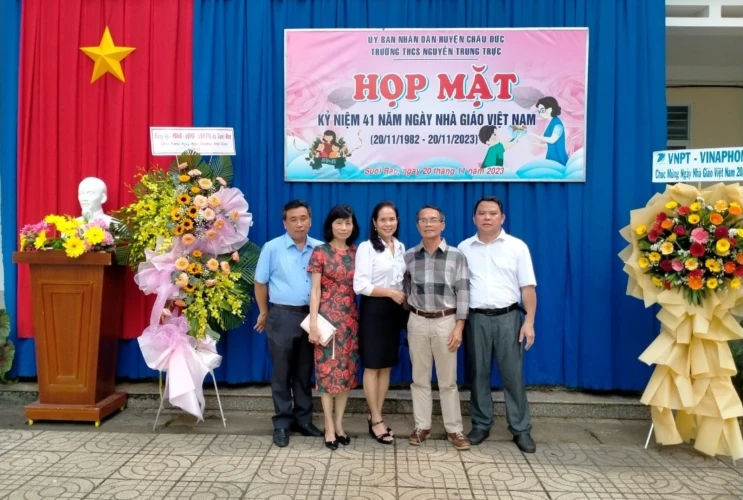 Họp mặt kỷ niệm 41 năm ngày Nhà giáo Việt Nam năm 2023