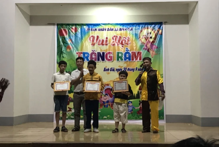 Trường THCS Nguyễn Trường Tộ tham gia "Vui hội Trăng rằm" của Xã Bình Giã