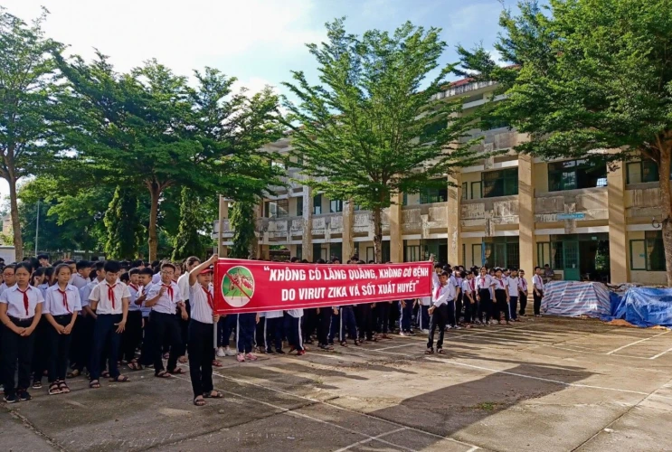 Trường THCS Nguyễn Trường Tộ thực hiện chiến dịch diệt lăng quăng