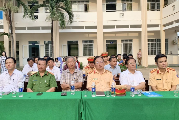 Lễ ra mắt "Mô hình cổng trường An toàn giao thông"