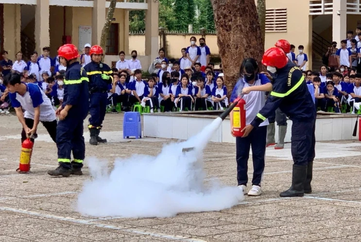 Chương trình tuyên truyền, trải nghiệm, thực hành chữa cháy và cứu nạn, cứu hộ