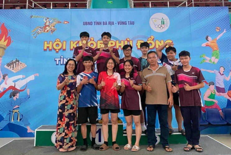 Tuyên Dương Học Sinh Đạt Giải Hội Khỏe Phù Đồng