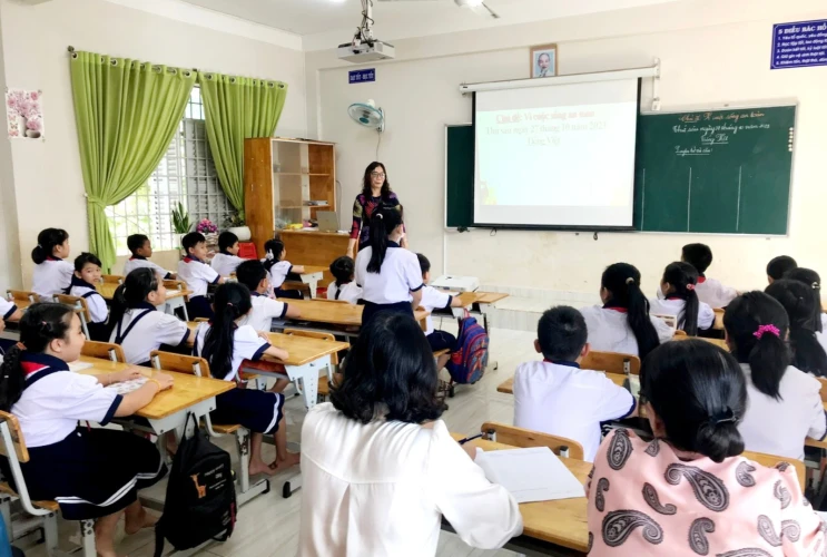 Tổ chức Chuyên đề "Học thông qua Chơi" năm học 2023 - 2024