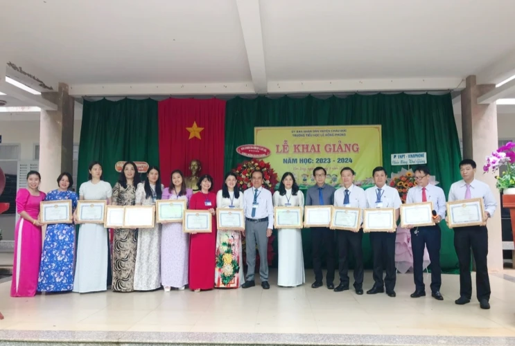 Trường Tiểu học Lê Hồng Phong tổ chức Lễ khai giảng năm học 2023 -2024