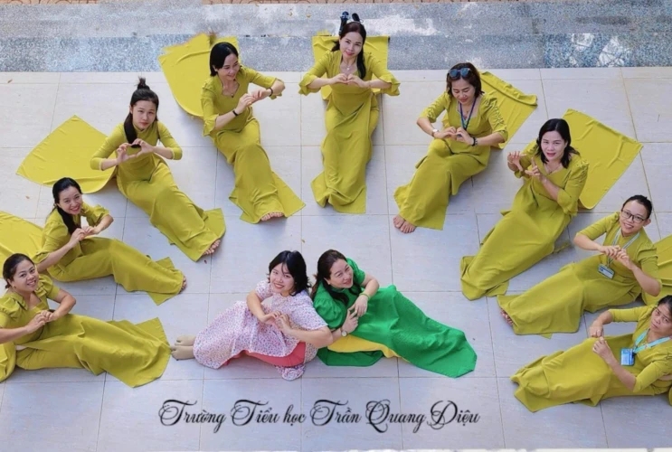 Trường TH Trần Quang Diệu hưởng ứng "tuần lễ áo dài" năm 2024