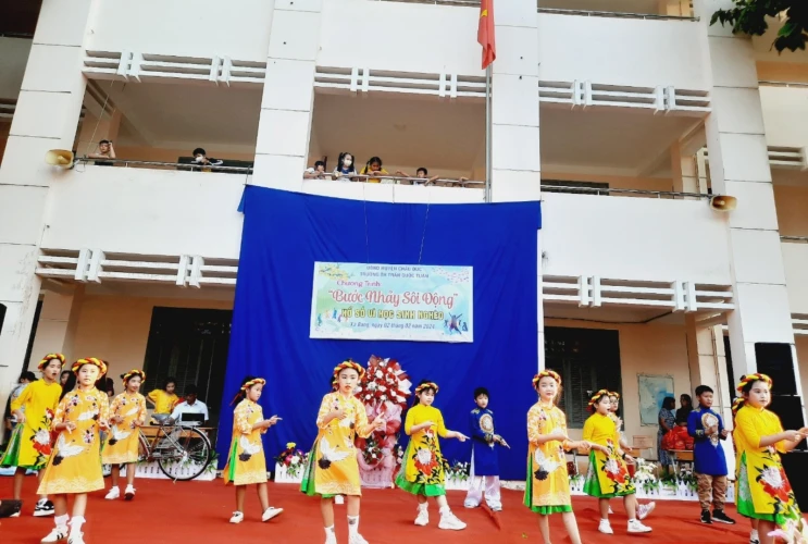 Chương trình Bước nhảy sôi động tại Trường TH Trần Quốc Tuấn