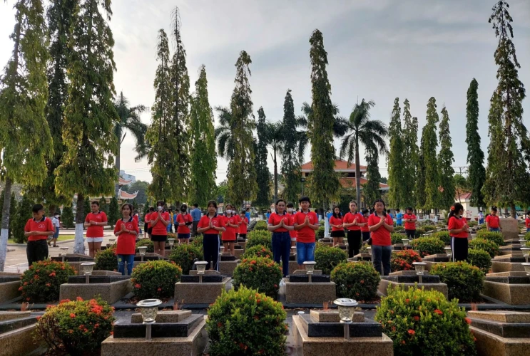 Trường TH Trần quốc Tuấn tổ chức chương trình "Về nguồn"