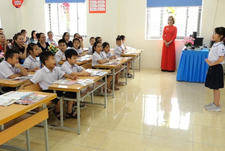 Phú Tân: Quan tâm đến học sinh nghèo, chính sách trước thềm năm học mới