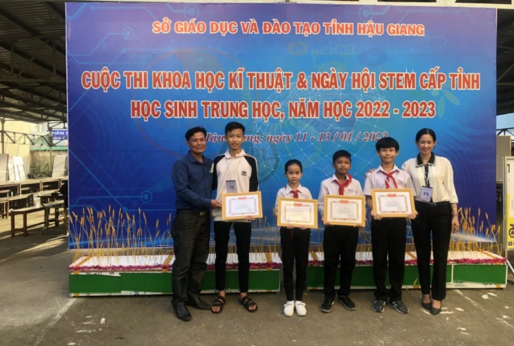 Tấm gương “Tự học và sáng tạo” cô Lư Thị Cẩm Tú