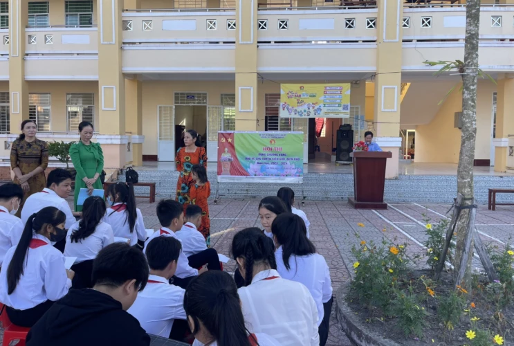 Tổ chức Hội thi "Rung chuông vàng" chủ đề "Bảo vệ chủ quyền biên giới, biển đảo"