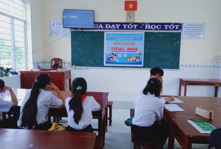 Chương trình “Câu lạc bộ Tiếng Anh”