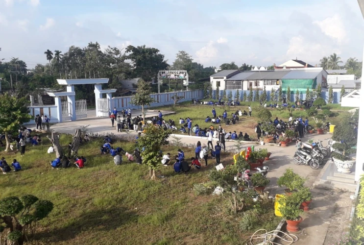 Chuẩn bị cho lễ khai giảng năm học mới