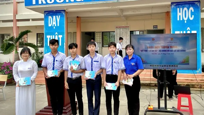 Diễn Đàn “Xây Dựng Tình Bạn Đẹp – Nói Không Với Bạo Lực Học Đường” Tại Trường THPT Vĩnh Hải