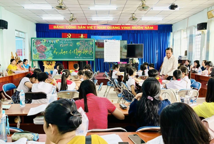 Chuyên đề Cấp trường Môn Âm nhạc lớp 4 và Môn Khoa học lớp 5