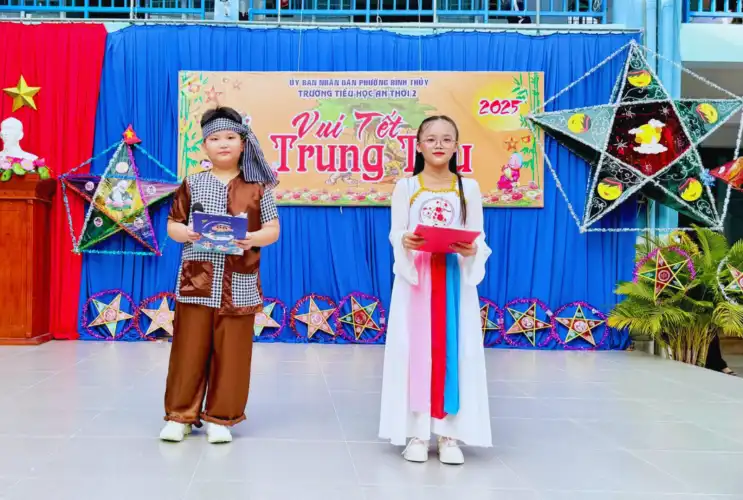 “Vui hội trăng rằm” – Mùa Trung thu ấm áp của các em học sinh An Thới 2