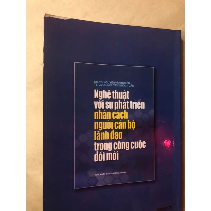 Nghệ thuật với sự phát triển nhân cách người cán bộ lãnh đạo trong công cuộc đổi mới