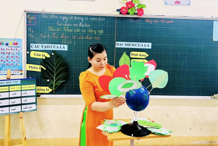 Học sinh lớp 3 hào hứng khám phá bài học “Lá, thân, rễ của thực vật”