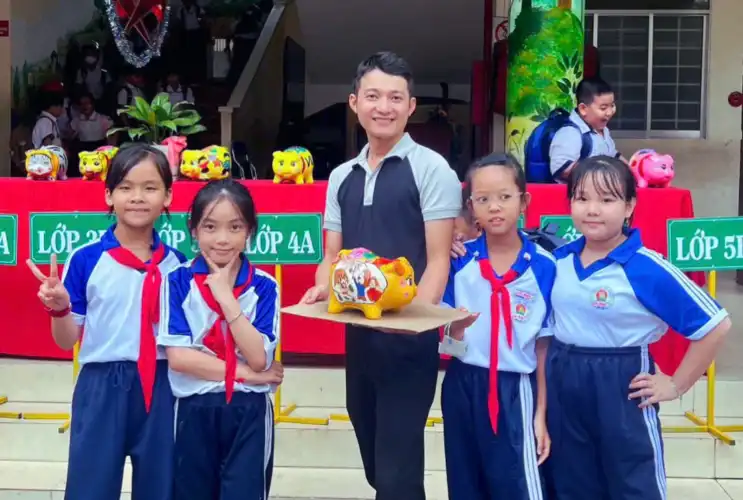 Hội thi “Vẽ trang trí trên heo đất”: Sân chơi sáng tạo, sẻ chia yêu thương