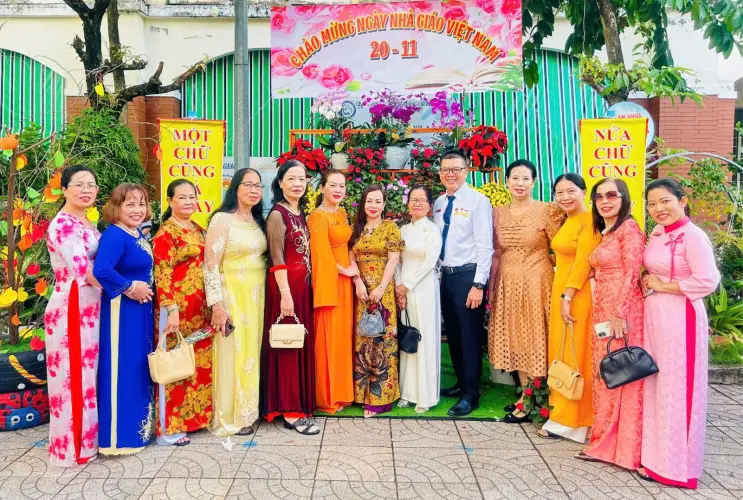 Trường Tiểu học Cái Khế 1 rộn ràng kỷ niệm Ngày Nhà giáo Việt Nam