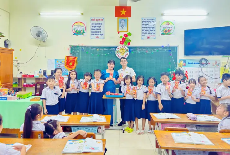 Lan tỏa tinh thần sẻ chia qua chương trình “Lì xì yêu thương” tại trường Tiểu học Cái Khế 1