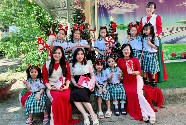 Không khí Giáng sinh rộn ràng tại trường Tiểu học Cái Khế 3