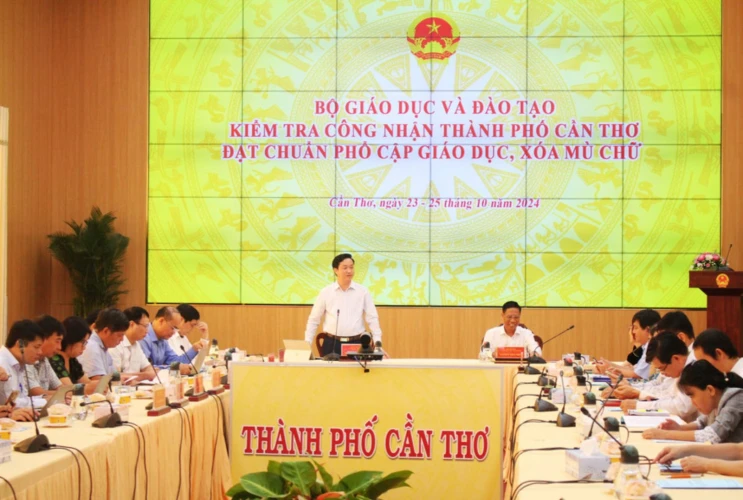 Kiểm tra công nhận TP Cần Thơ đạt chuẩn phổ cập giáo dục, xóa mù chữ