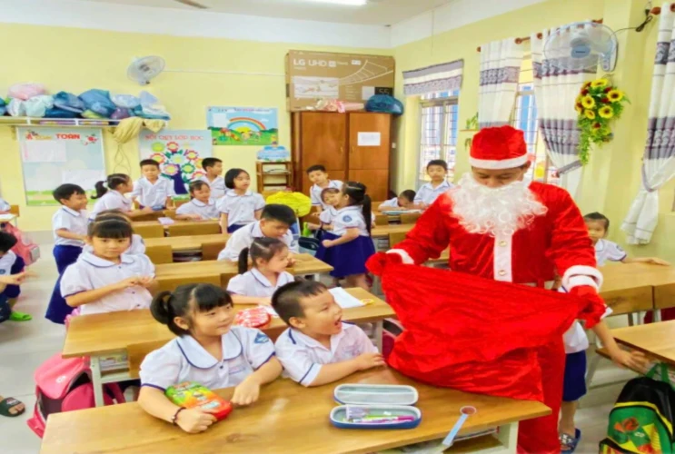 "Noel ấm áp" tại trường Tiểu học Hưng Lợi 2
