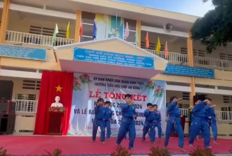 Văn nghệ chào mừng lễ tổng kết năm học 2023-2024