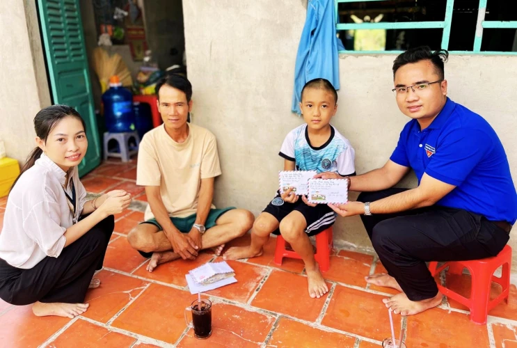 Tinh thần tương thân, tương ái “Lá lành đùm lá rách”